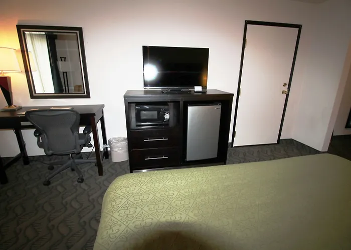 Quality Inn & Suites Salt Lake City Airport West