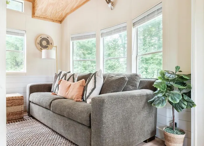 Mountain View Bungalow Near Breweries, Trails, Pool And Waterfalls