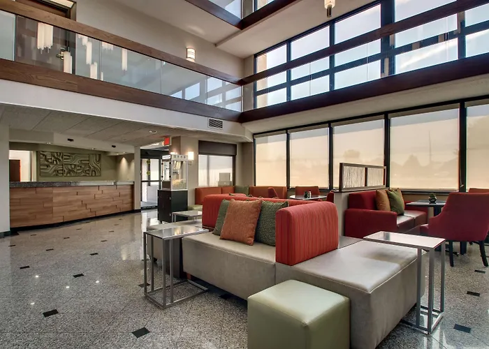 Drury Inn & Suites Evansville East