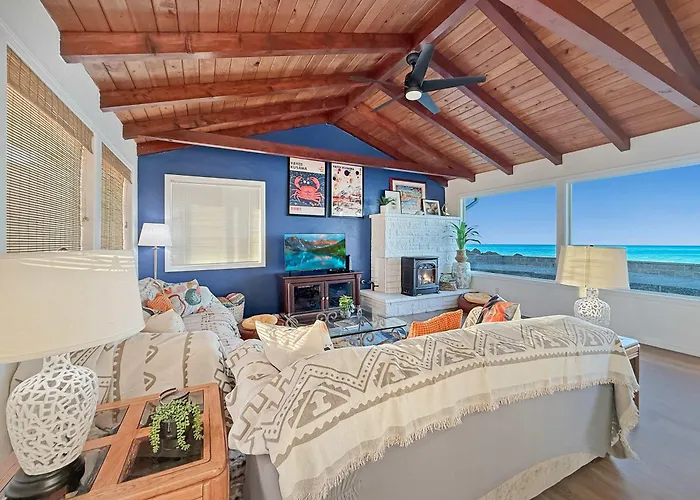 Sq Seaside Cottage