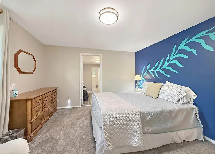 Sq Seaside Cottage
