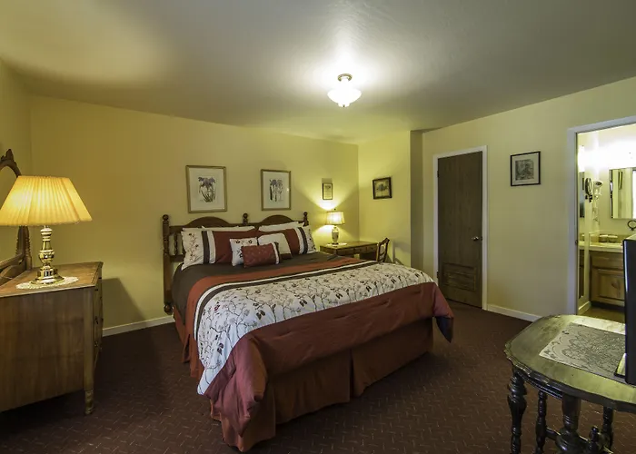 Historic Cary House Hotel