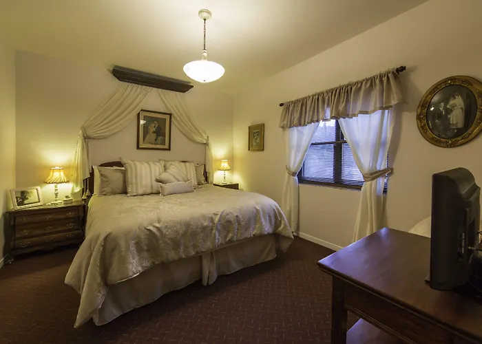 Historic Cary House Hotel
