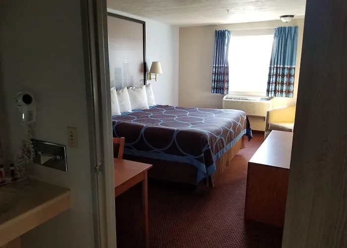 Super 8 By Wyndham Bellingham Airport/Ferndale