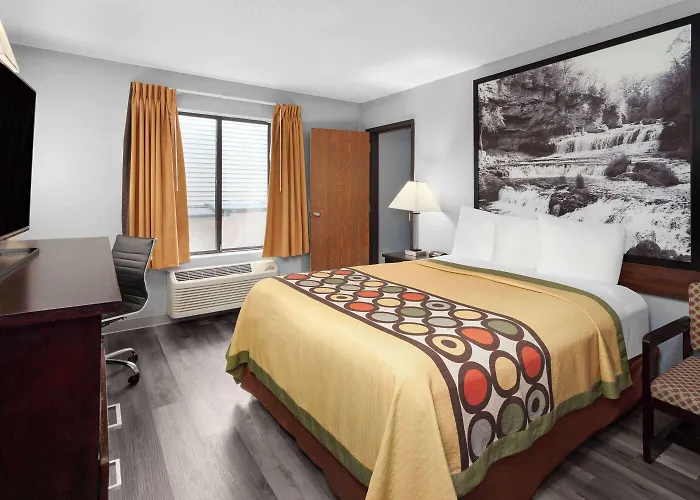 Super 8 By Wyndham Sun Prairie/Madison E