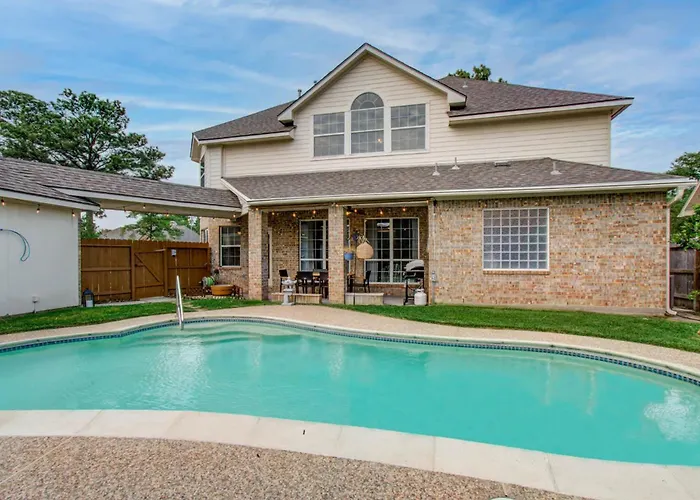 Big Texas Living - Spacious 5-Bd With Pool