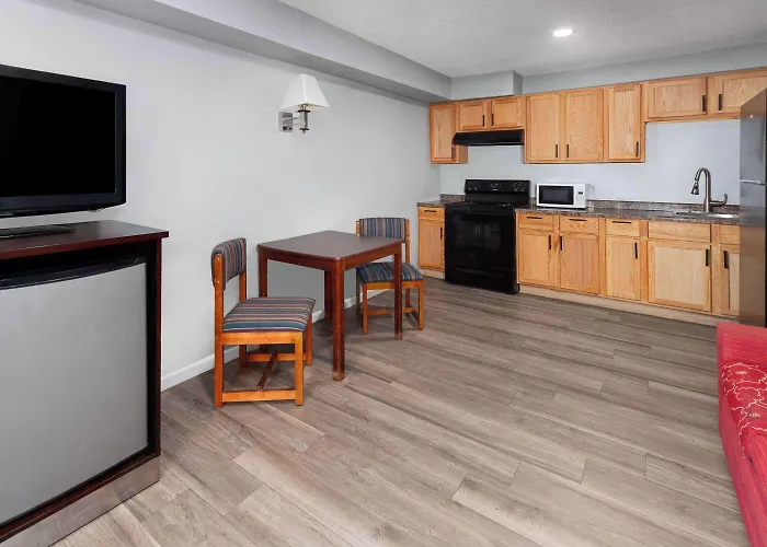 Super 8 By Wyndham Sun Prairie/Madison E