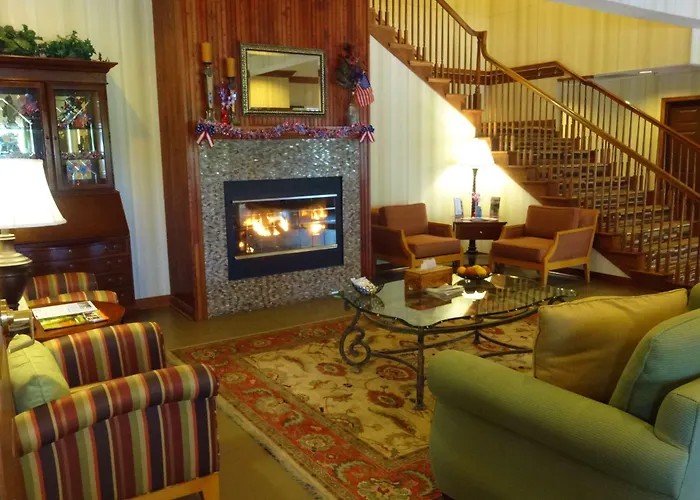 Country Inn & Suites By Radisson, West Bend, Wi