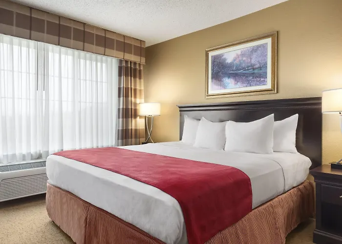 Country Inn & Suites By Radisson, West Bend, Wi