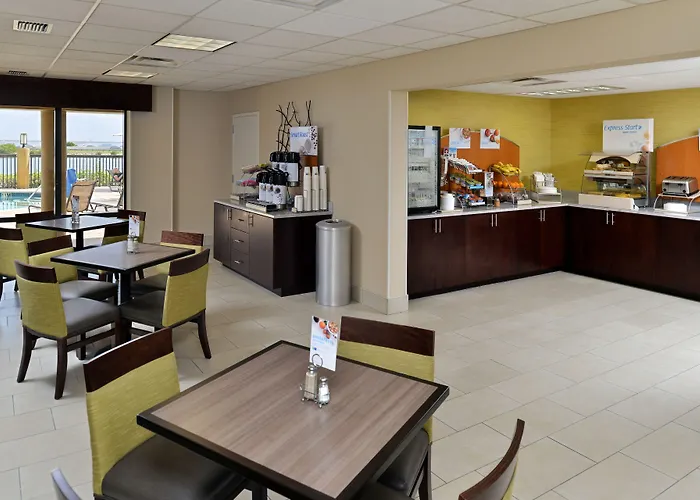 Holiday Inn Express Hotel & Suites Tampa-Rocky Point Island By Ihg