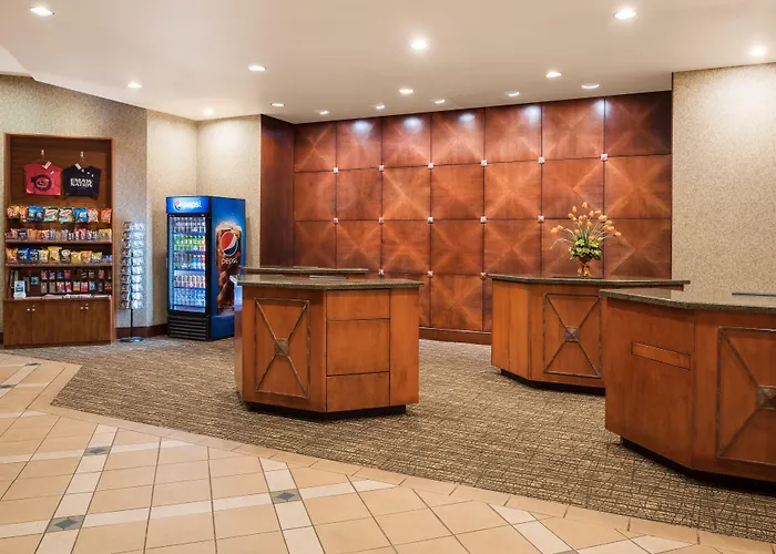 Hotel Topeka At City Center