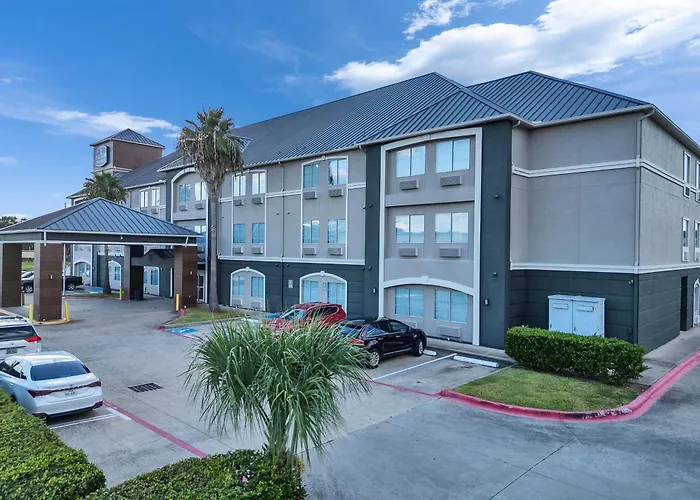 Platinum Inn & Suites Webster