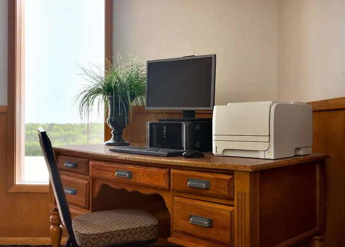 Travelodge By Wyndham Jefferson City