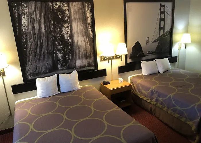 Super 8 By Wyndham Crescent City