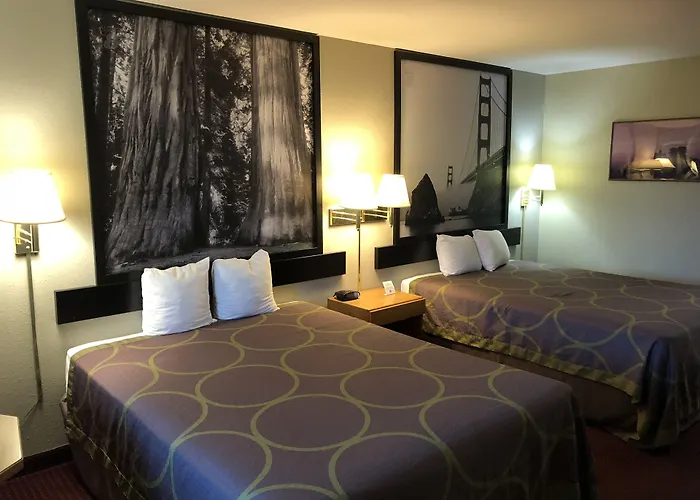 Super 8 By Wyndham Crescent City