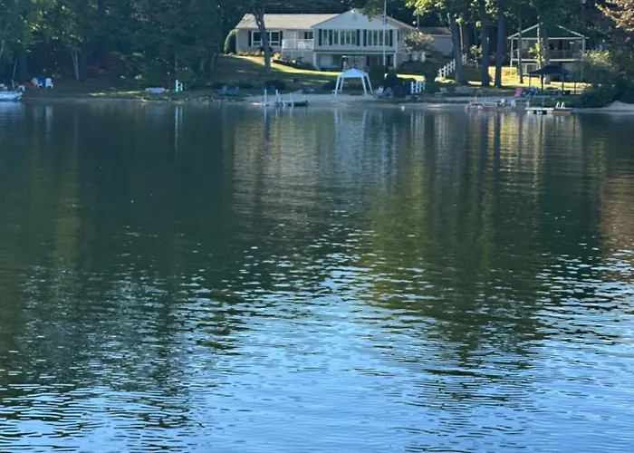 Charming & Cozy Lakefront Home - Private Beach!