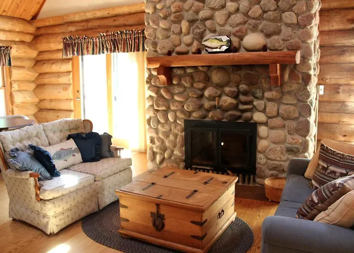 Amazing Lakefront Cabin With Game Room And Fire Pit In Stevens Point, Wisconsin
