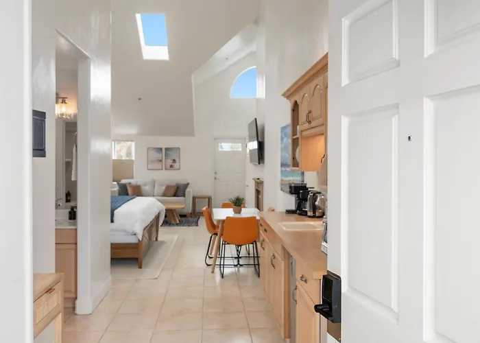 Montara Penthouse Elevated Comfort Above Downtown Half Moon Bay