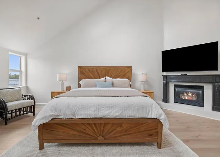 Miramar Penthouse Coastal Elegance In The Heart Of Half Moon Bay