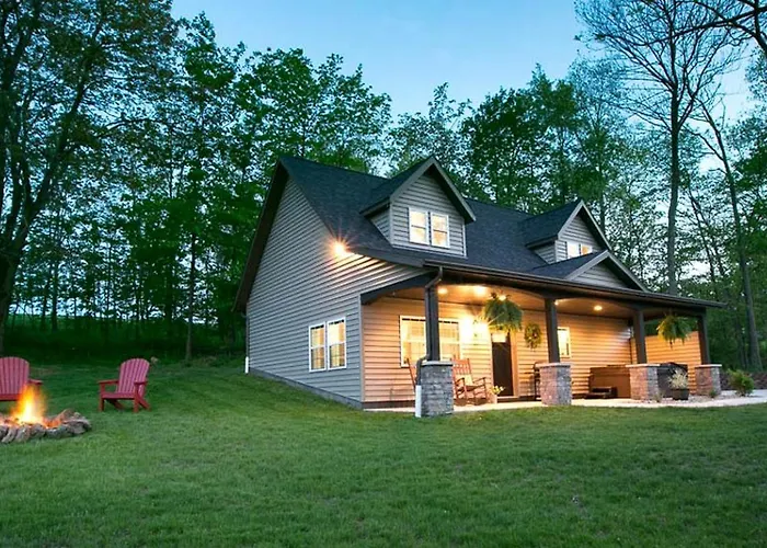 Beautiful Countryside Cabin With Hot-Tub And Pond Views In Ohio