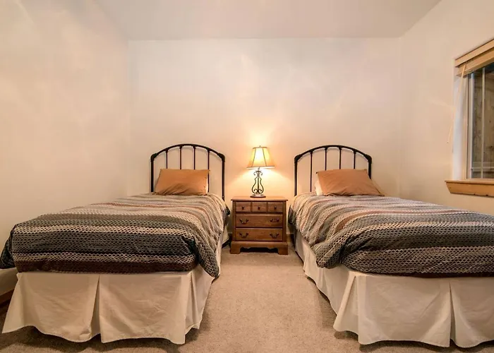 Family-Friendly Cabin Rental Near Hamilton, Montana