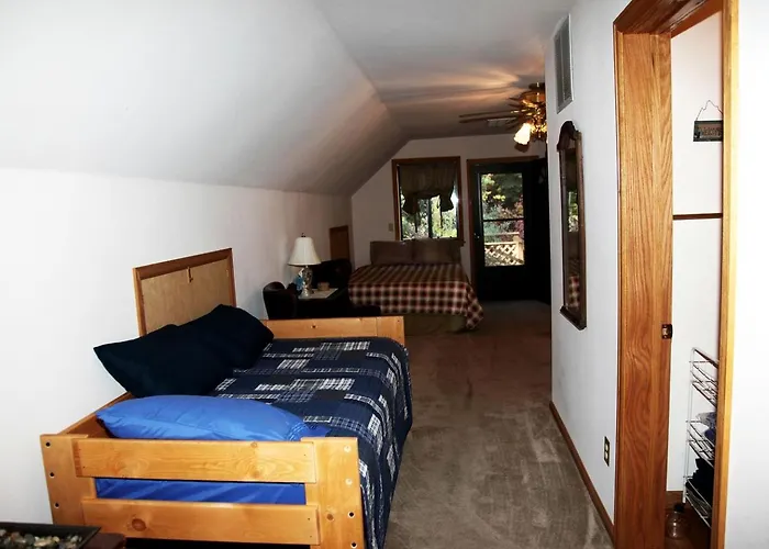 Pet-Friendly Cabin Getaway For Groups Near Aspen, Colorado