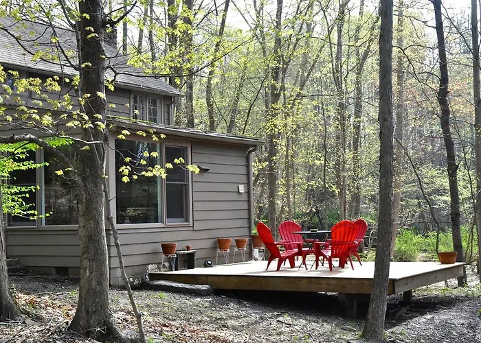 Idyllic Getaway Cottage In The Woods Near Woodstock, New York