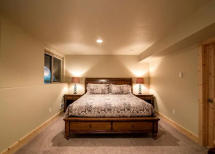 Family-Friendly Cabin Rental Near Hamilton, Montana