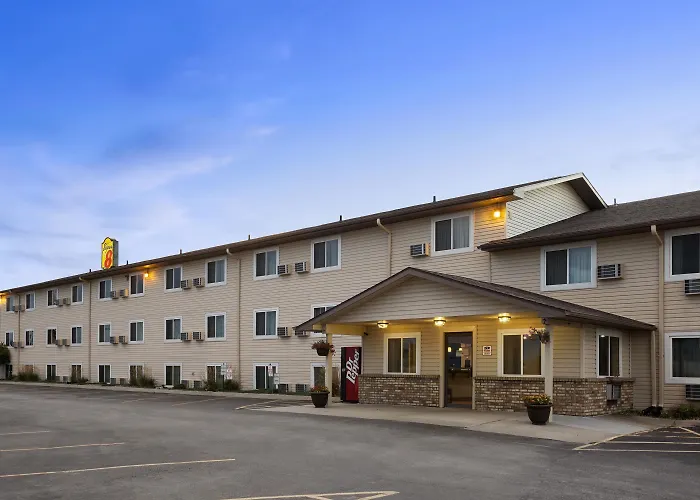 Super 8 By Wyndham Council Bluffs Ia Omaha Ne Area