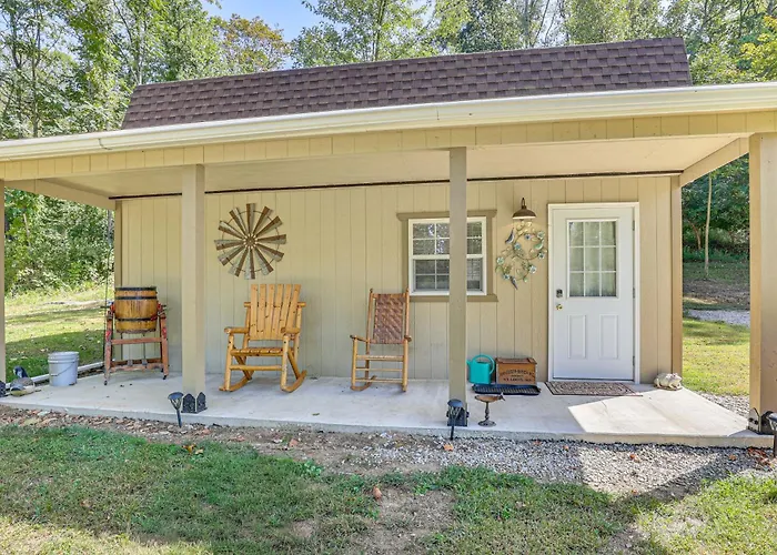 On 40 Acres: Charming Cabin In Zanesville!