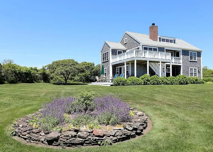 Grand Vacation Rental With 180-Degree Ocean Views On Nantucket, Massachusetts