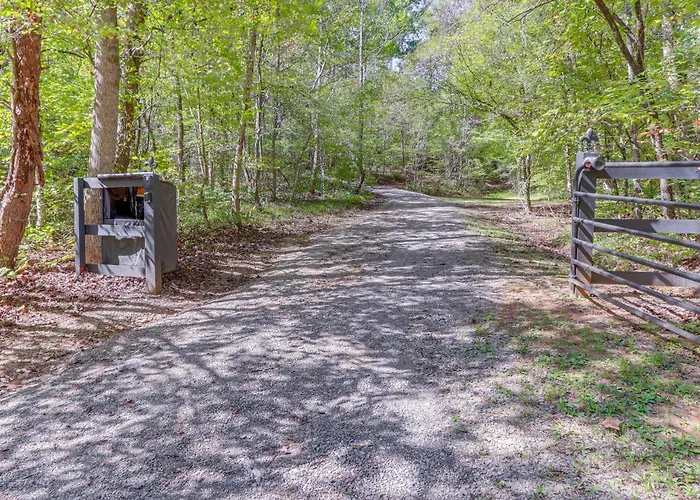 8 Mi To Tellico Plains: Family Home Near Trails!