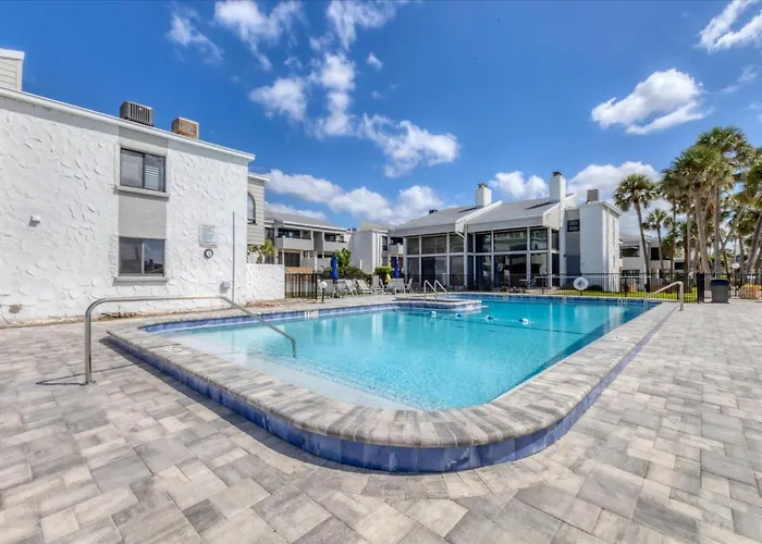 1555 Tarpon Center #B111