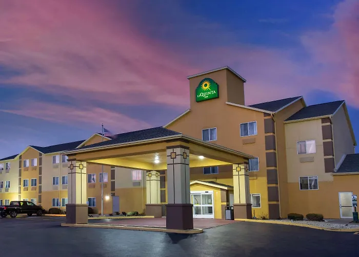 La Quinta Inn & Suites By Wyndham Peru Starved Rock St Park