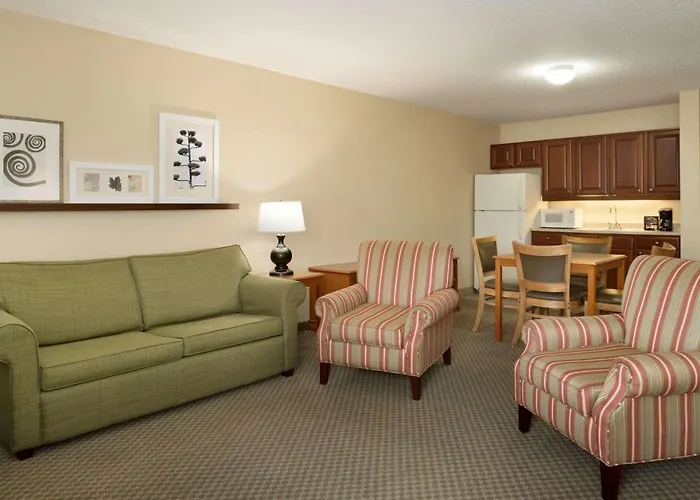 Country Inn & Suites By Radisson, Grinnell, Ia