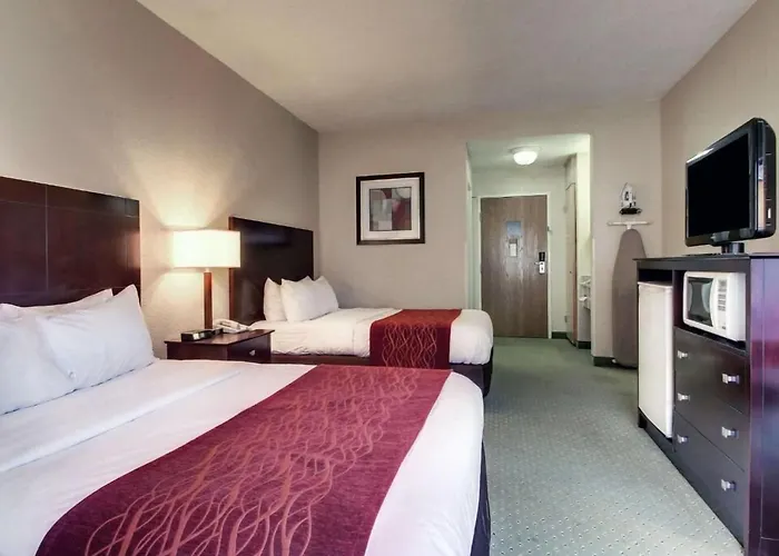 Columbia Inn & Suites