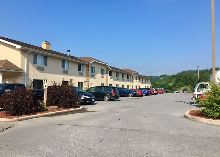 Super 8 By Wyndham Clearfield