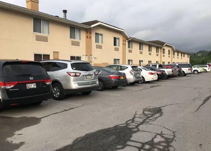 Super 8 By Wyndham Clearfield