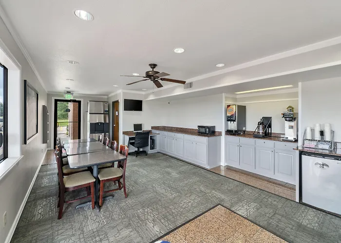 Super 8 By Wyndham Mount Vernon