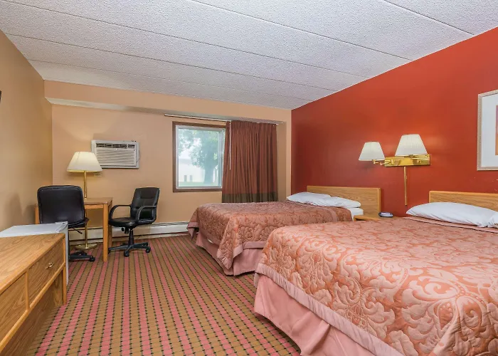 Super 8 By Wyndham Brooklyn Center/Mpls