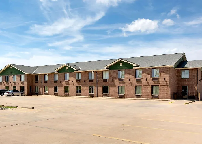 Super 8 By Wyndham Salina I-70