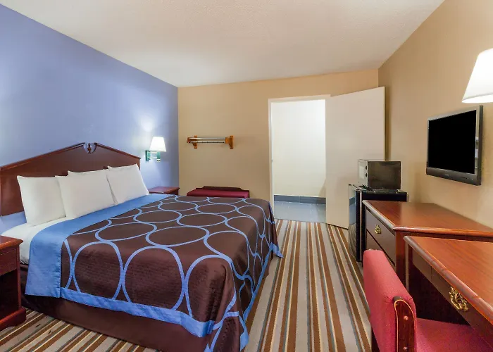 Super 8 By Wyndham Mt. Pleasant Tx