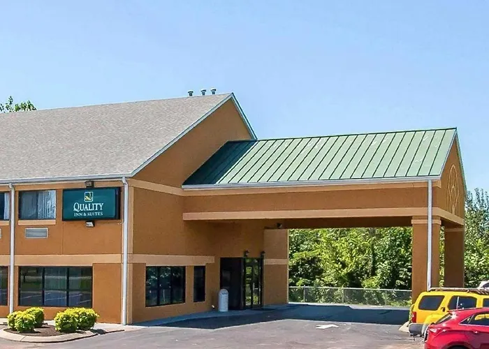 Econo Lodge Inn & Suites
