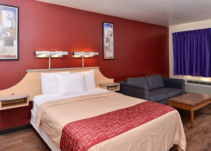 Rodeway Inn & Suites Rancho Mirage - Palm Desert Area