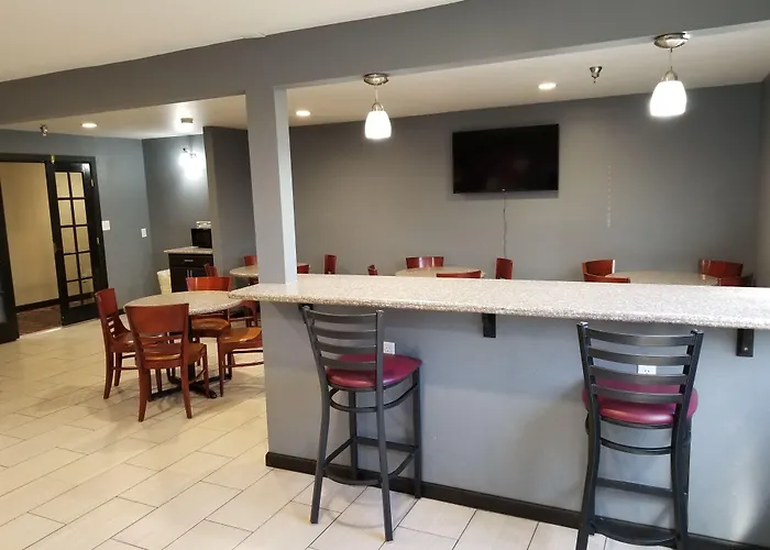 Super 8 By Wyndham Fort Collins