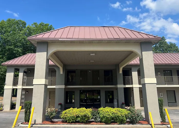 Super 8 By Wyndham Lithonia