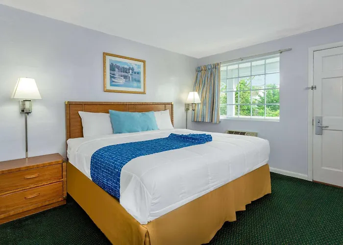Travelodge By Wyndham Cape Cod Area
