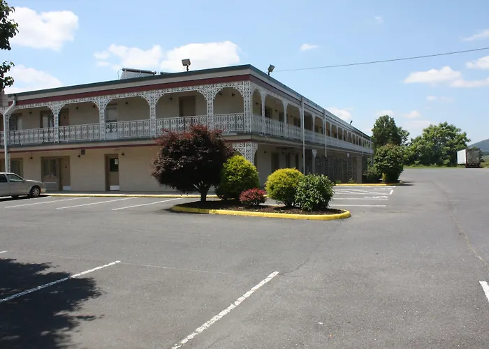 Red Roof Inn Staunton