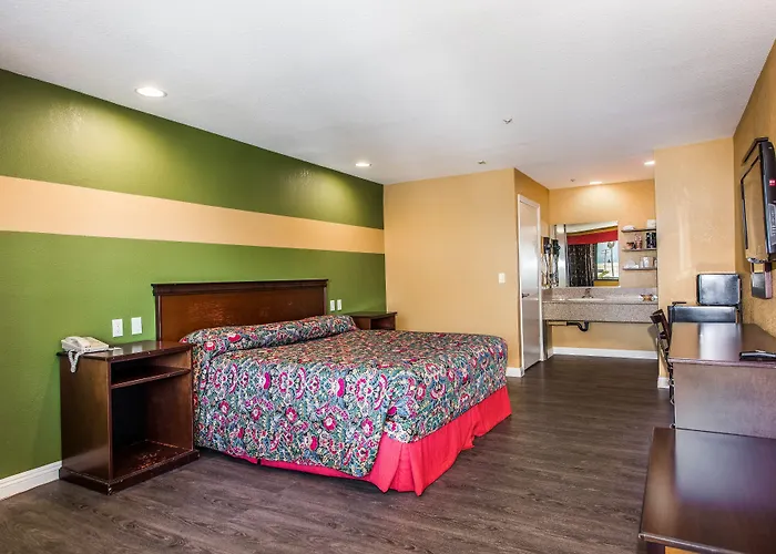 Budget Inn Anaheim / Santa Fe Springs