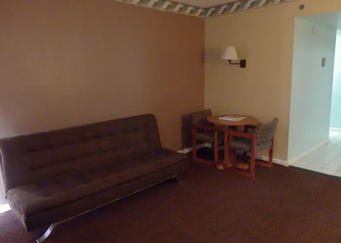 Red Roof Inn Plus & Suites Virginia Beach - Seaside